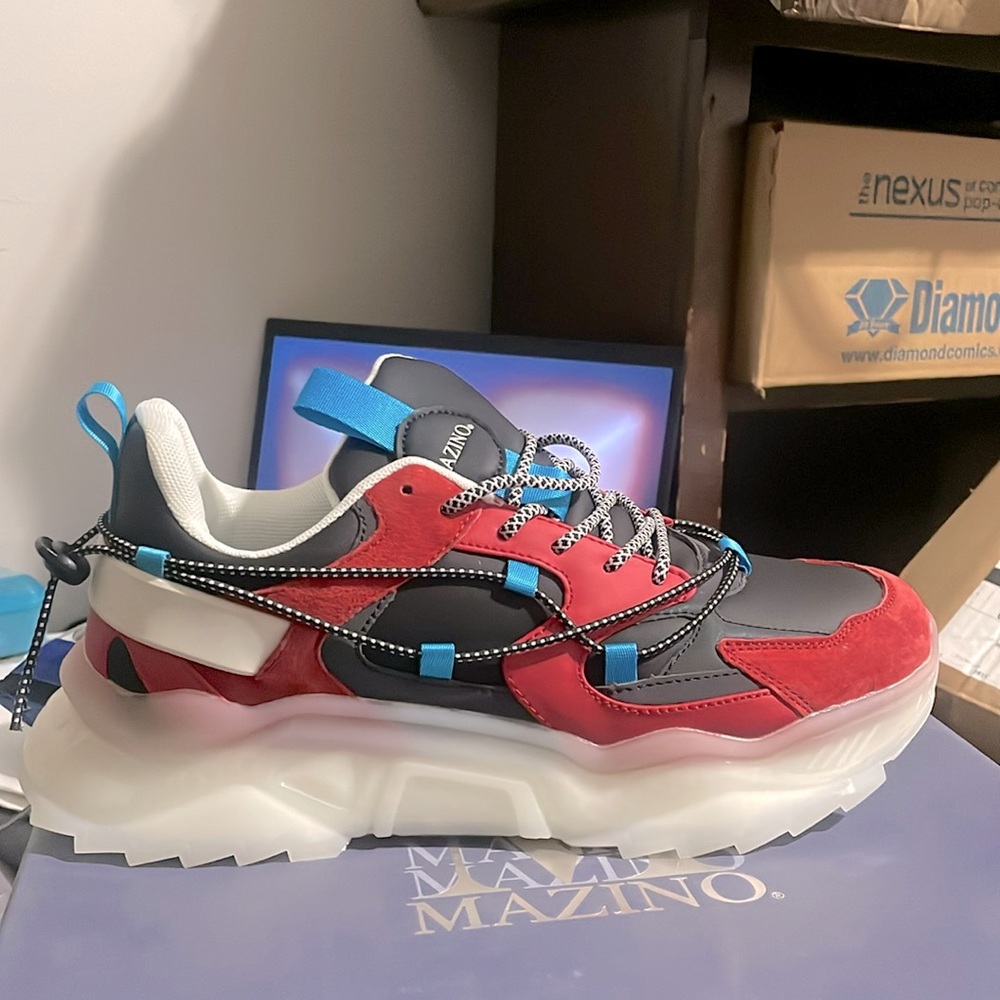 Mazino Dynamite red sneakers